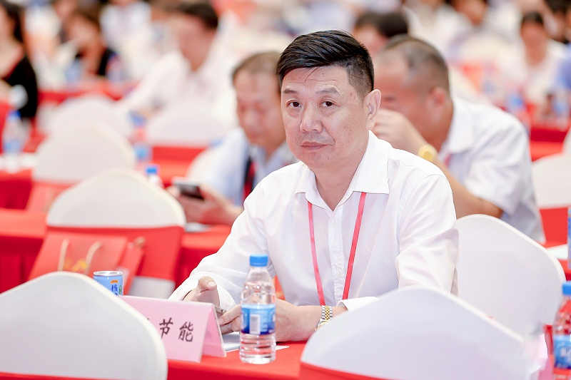 热烈祝贺鑫钻股份胡培生副董事长当选广东省制造业协会第三届理事会副会长9